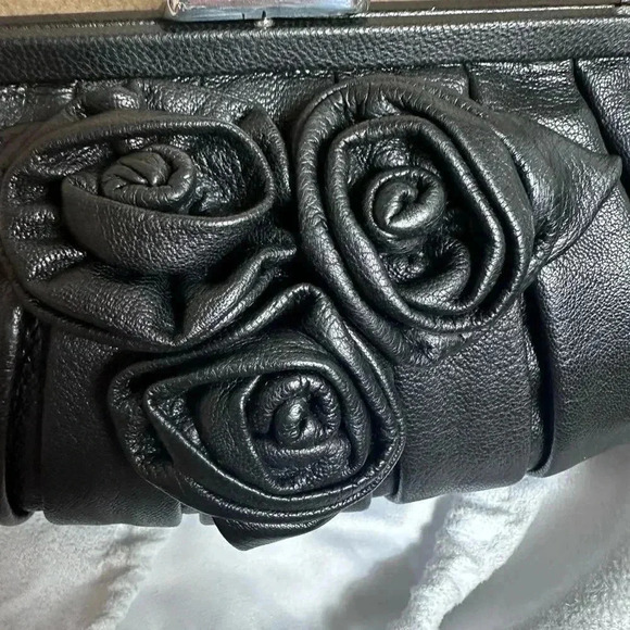 Brighton Black Rose Leather Bag with gold chain - box and dust bag - Picture 3 of 11